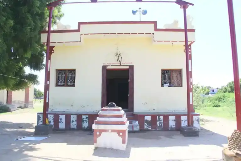 Arulmigu Inoor Nangaiamman Temple, Kayalpattanam North - 628204 அருள்மிகு ஐநூற்றுநங்கையம்மன் திருக்கோயில், Kayalpattanam North - 628204, Thoothukudi - Ancient Temple Architecture and History Image 2