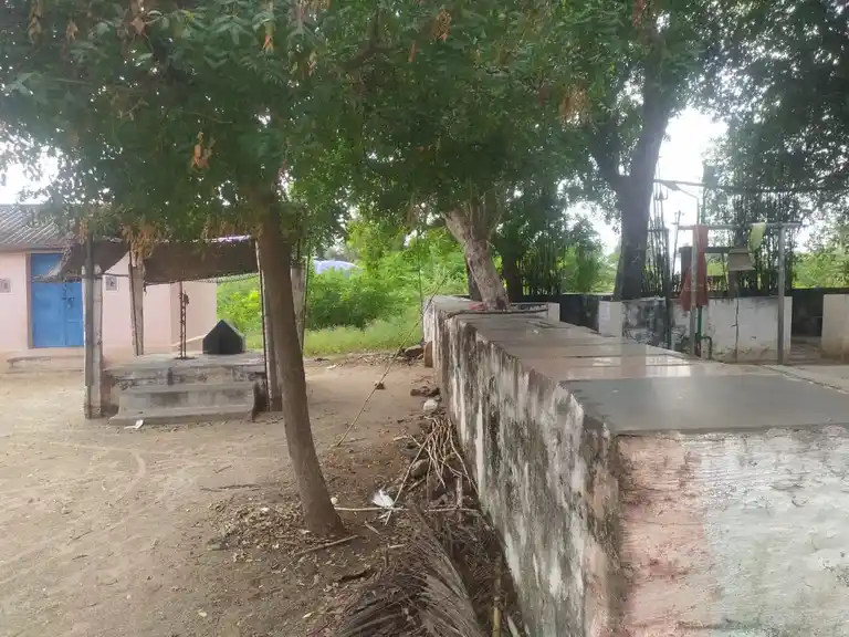 Arulmigu Irruchiamman Temple, Vedikaranpalayam - 638301 அருள்மிகு இருசியம்மன் திருக்கோயில், Vedikaranpalayam - 638301, Erode - Ancient Temple Architecture and History Image 2