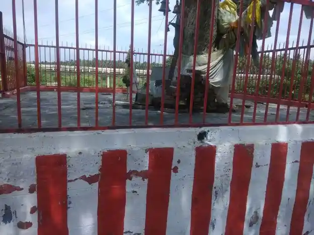 Arulmigu Irulappa Swamy Temple, Sekkapatty - 624220 அருள்மிகு இருளப்பசாமி திருக்கோயில், Sekkapatty - 624220, Dindigul - Ancient Temple Architecture and History Image 2