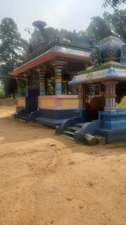 Arulmigu Irulappasamy Temple, Peraiyoor - 623708 அருள்மிகு இருளப்பசாமி திருக்கோயில், Peraiyoor - 623708, Ramanathapuram - Ancient Temple Architecture and History Image 3