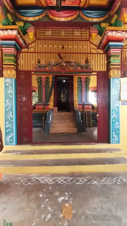 Arulmigu Irulappasamy Temple, Peraiyoor - 623708 அருள்மிகு இருளப்பசாமி திருக்கோயில், Peraiyoor - 623708, Ramanathapuram - Ancient Temple Architecture and History Image 8