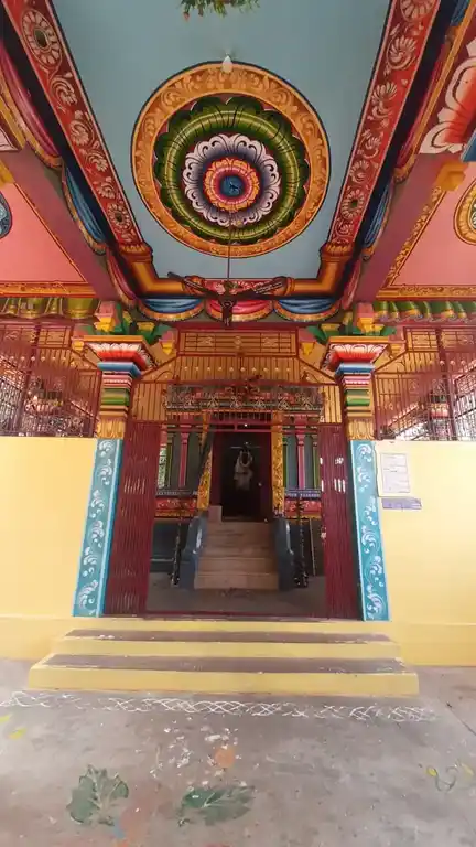 Arulmigu Irulappasamy Temple, Peraiyoor - 623708 அருள்மிகு இருளப்பசாமி திருக்கோயில், Peraiyoor - 623708, Ramanathapuram - Ancient Temple Architecture and History Image 9