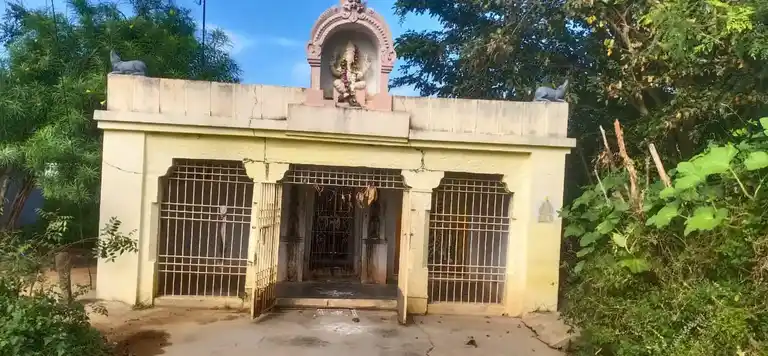 Arulmigu Istasiddhi Vinayagar Temple, Attupputhur - 631561 அருள்மிகு இஷ்டசித்தி விநாயகர் திருக்கோயில், ஆட்டுப்புத்தூர் - 631561, Kancheepuram - Ancient Temple Architecture and History Image 3