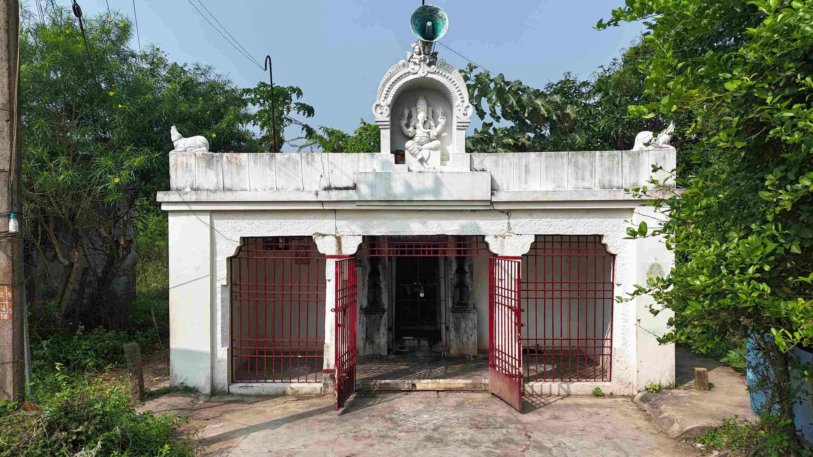 அருள்மிகு இஷ்டசித்தி விநாயகர் திருக்கோயில், ஆட்டுப்புத்தூர் - 631561 - Main View