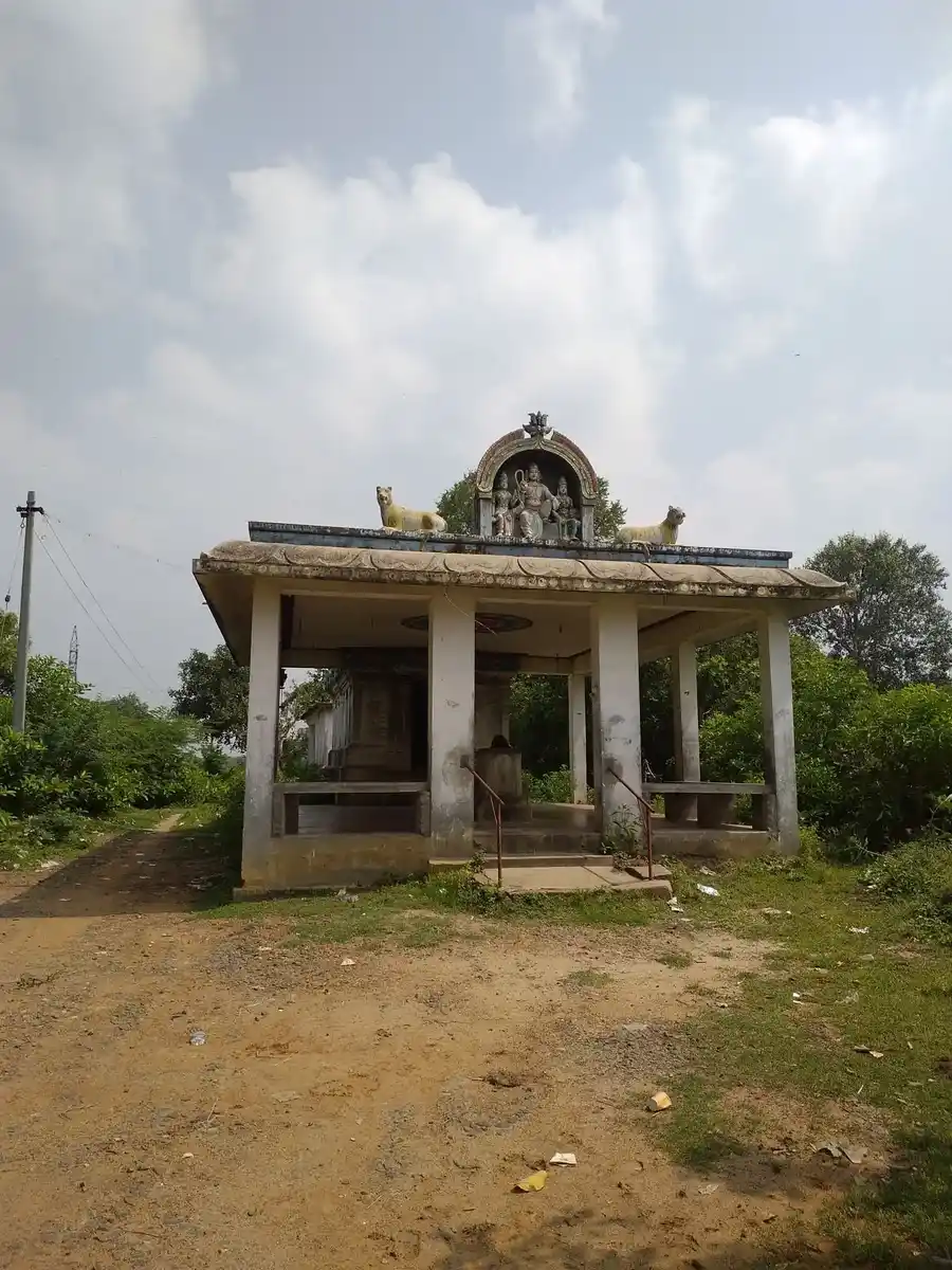 Arulmigu Iyanaar Temple, Thoothugudi - 610105