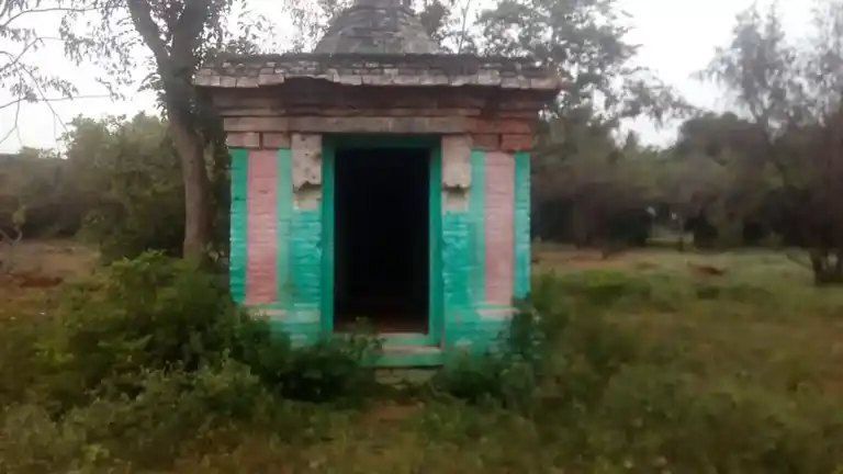 Arulmigu Iyanar Temple, Agaramputhur - 608703 அருள்மிகு ஐயனார் திருக்கோயில், Agaramputhur - 608703, Cuddalore - Ancient Temple Architecture and History Image 4