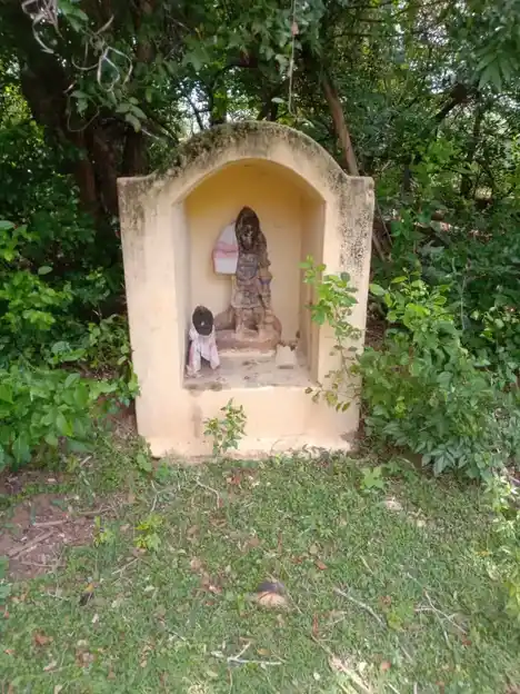 Arulmigu Iyanar Temple, Kallangudi - 630106 Arulmigu Iyanar Temple, Kallangudi - 630106, Sivagangai - Ancient Temple Architecture and History Image 2