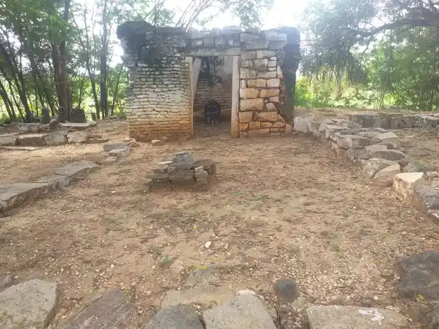 Arulmigu Iyanar Temple, Perunthozuvu - 641665 அருள்மிகு அய்யனார் திருக்கோயில், Perunthozuvu - 641665, Tiruppur - Ancient Temple Architecture and History Image 5