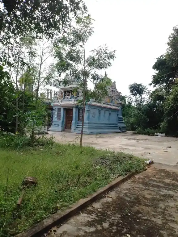 Arulmigu Iyanar Vinayagar Temple, Nadukuppam - 607805 அருள்மிகு ஐயனார் விநாயகர் திருக்கோயில், Nadukuppam - 607805, Cuddalore - Ancient Temple Architecture and History Image 3