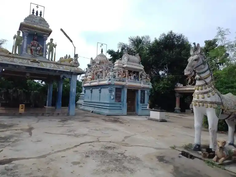 Arulmigu Iyanar Vinayagar Temple, Nadukuppam - 607805 அருள்மிகு ஐயனார் விநாயகர் திருக்கோயில், Nadukuppam - 607805, Cuddalore - Ancient Temple Architecture and History Image 4
