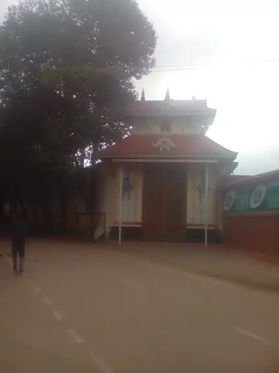 Arulmigu Iyappan Temple, Jail Hill, Udhagai - 643001 அருள்மிகு ஐயப்பன் திருக்கோயில், Jail Hill, Udhagai - 643001, Nilgiris - Ancient Temple Architecture and History Image 2