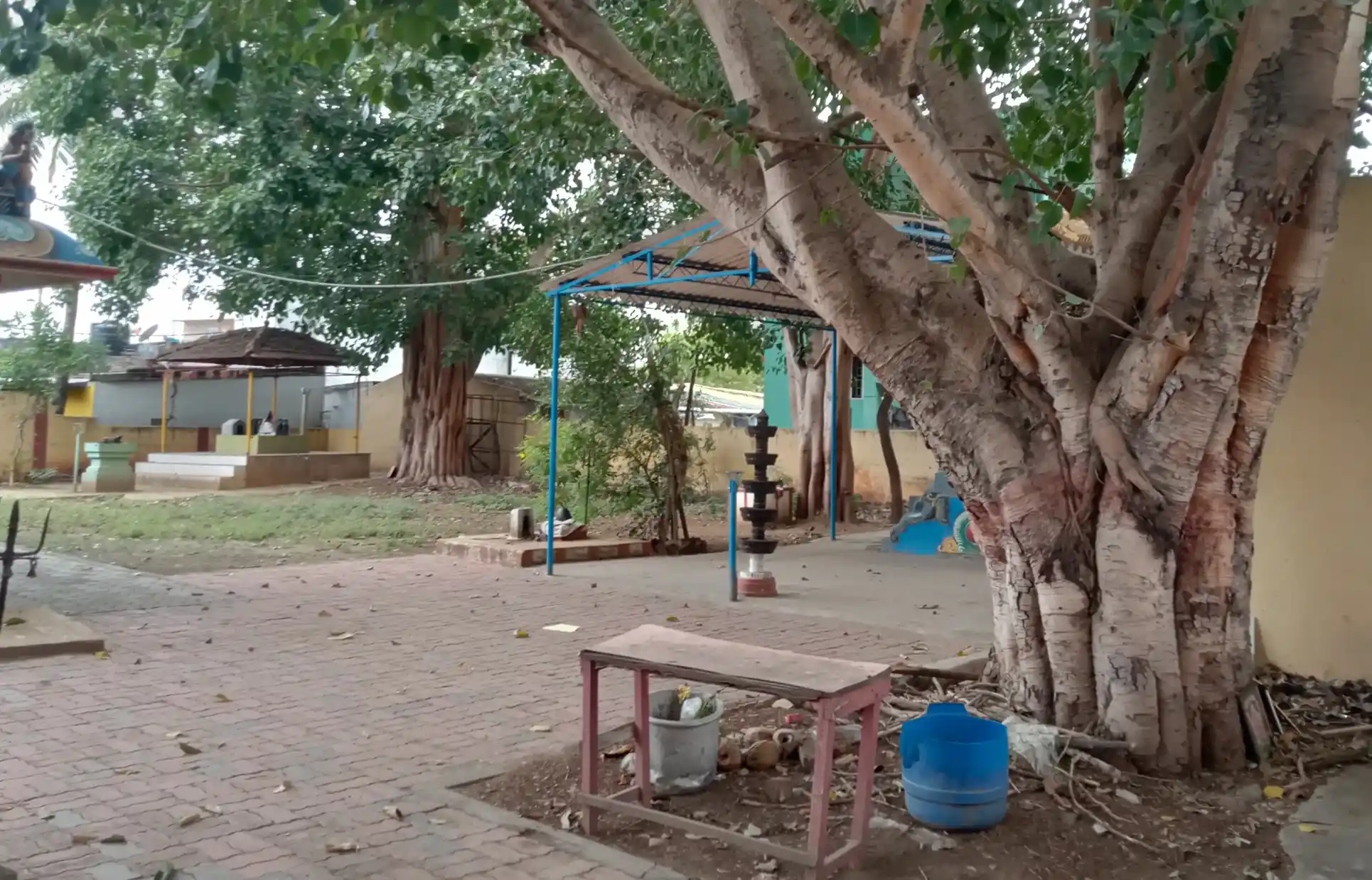 Arulmigu Iyasami Varakilaruamman Temple, Vilankurichy - 641035 அருள்மிகு அய்யாசாமி வரகிளற்றுஅம்மன் திருக்கோயில், விலங்குறிச்சி - 641035, Coimbatore - Ancient Temple Architecture and History Image 4