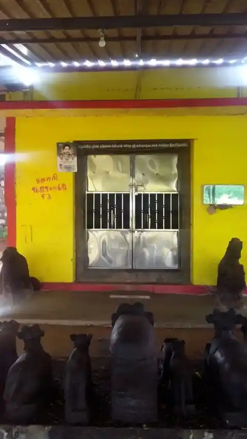 Arulmigu Iyaudaiyar Sasthatirukovil, Thupakudi - 627424 Arulmigu Iyaudaiyar Sasthatirukovil, Thupakudi - 627424, Tenkasi - Ancient Temple Architecture and History Image 2