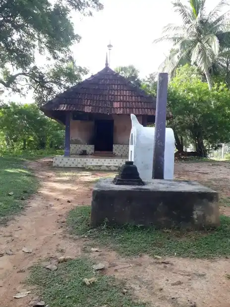 Arulmigu Iyyanar and Pidari Temple, Valaramanikkam, Thirumayam Taluk - 622202 அருள்மிகு அய்யனார் மற்றும் பிடாரி திருக்கோயில், வாளரமாணிக்கம், திருமயம் வட்டம் - 622202, Pudukkottai - Ancient Temple Architecture and History Image 7