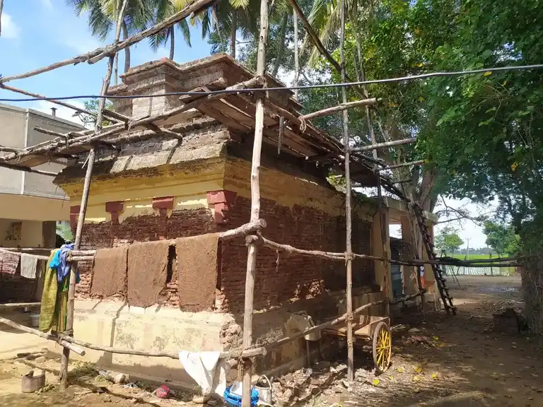 Arulmigu Iyyanar Pidariamman Temple, Baburajapuram - 612502 Arulmigu Iyyanar Pidariamman Temple, Baburajapuram - 612502, Thanjavur - Ancient Temple Architecture and History Image 3