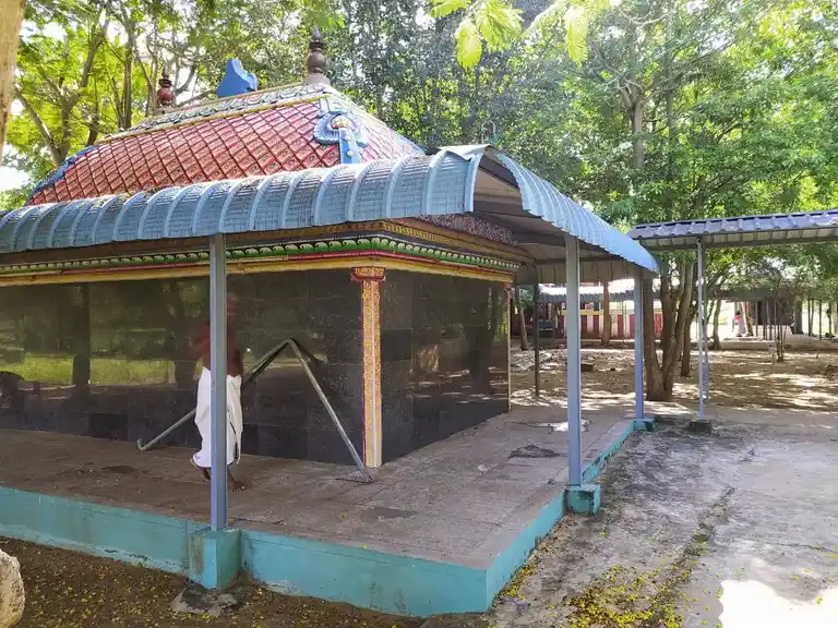 Arulmigu Iyyanar Pillayar Muthiappa Temple, Kurukur - 612501 Arulmigu Iyyanar Pillayar Muthiappa Temple, Kurukur - 612501, Thanjavur - Ancient Temple Architecture and History Image 9