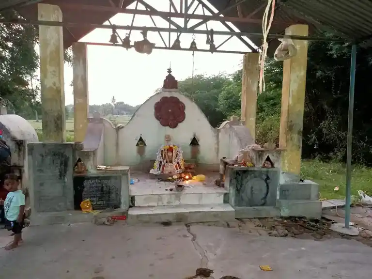 Arulmigu Iyyanar Temple, Anumandhapuram - 605201 அருள்மிகு அய்யனார் திருக்கோயில், Anumandhapuram - 605201, Viluppuram - Ancient Temple Architecture and History Image 2