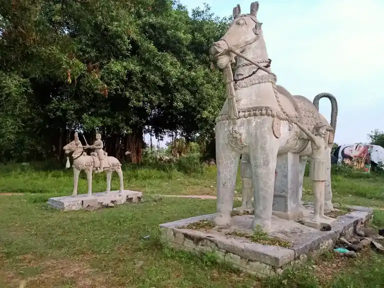 Arulmigu Iyyanar Temple, Anumandhapuram - 605201 அருள்மிகு அய்யனார் திருக்கோயில், Anumandhapuram - 605201, Viluppuram - Ancient Temple Architecture and History Image 4