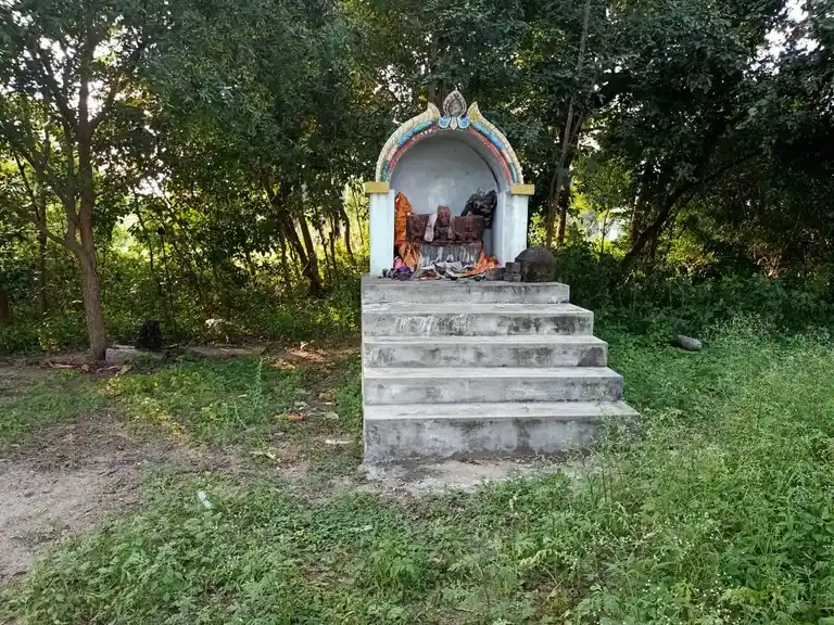 Arulmigu Iyyanar Temple, Athichanur - 605757 Arulmigu Iyyanar Temple, ஆதிச்சனூர் - 605757, Viluppuram - Ancient Temple Architecture and History Image 2