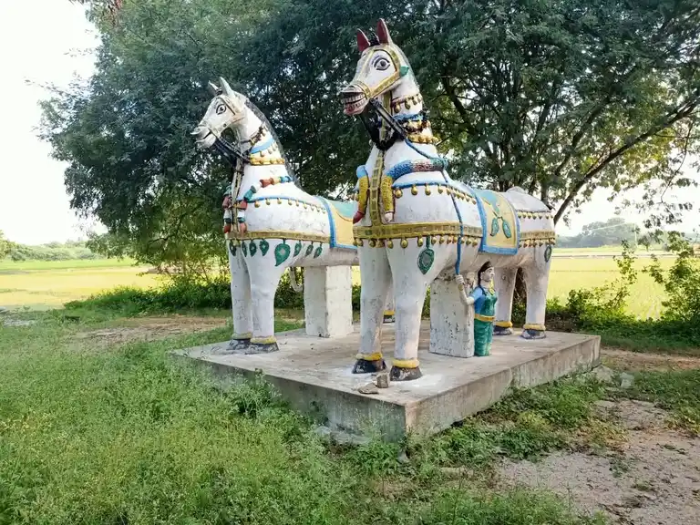 Arulmigu Iyyanar Temple, Athichanur - 605757 Arulmigu Iyyanar Temple, ஆதிச்சனூர் - 605757, Viluppuram - Ancient Temple Architecture and History Image 3