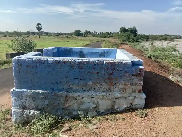 Arulmigu Iyyanar Temple, Edge Of The Lake, Varagunarama Puram - 627754