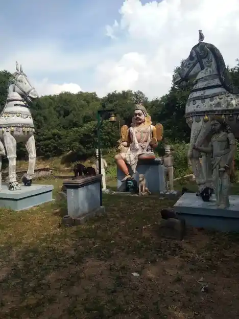 Arulmigu Iyyanar Temple, Ganapadhipattu - 605652 Arulmigu Iyyanar Temple, Ganapadhipattu - 605652, Viluppuram - Ancient Temple Architecture and History Image 2