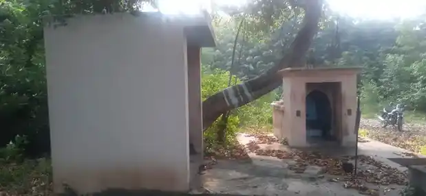 Arulmigu Iyyanar Temple, Kadalangudi - 609202 Arulmigu Iyyanar Temple,  - 609202, Mayiladuthurai - Ancient Temple Architecture and History Image 5