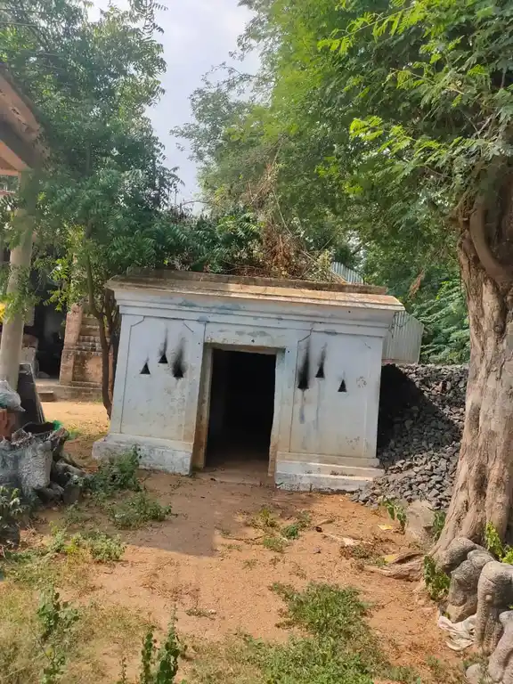 Arulmigu Iyyanar Temple, Kalamarudhur - 606102
