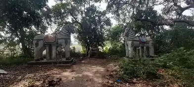 Arulmigu Iyyanar Temple, Kolathur - 603310 அருள்மிகு அய்யனார் திருக்கோயில், Kolathur - 603310, Chengalpattu - Ancient Temple Architecture and History Image 2