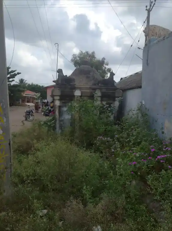 Arulmigu Iyyanar Temple, Melur - 606111 Arulmigu Iyyanar Temple, Melur - 606111, Cuddalore - Ancient Temple Architecture and History Image 4