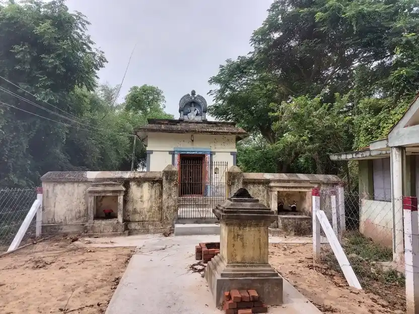 Arulmigu Iyyanar Temple, Mozhaiyur - 609118 Temple