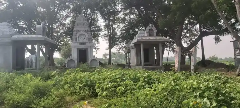 Arulmigu Iyyanar Temple, Nambipuram - 628720 அருள்மிகு ஐயனார் திருக்கோயில், Nambipuram - 628720, Thoothukudi - Ancient Temple Architecture and History Image 4