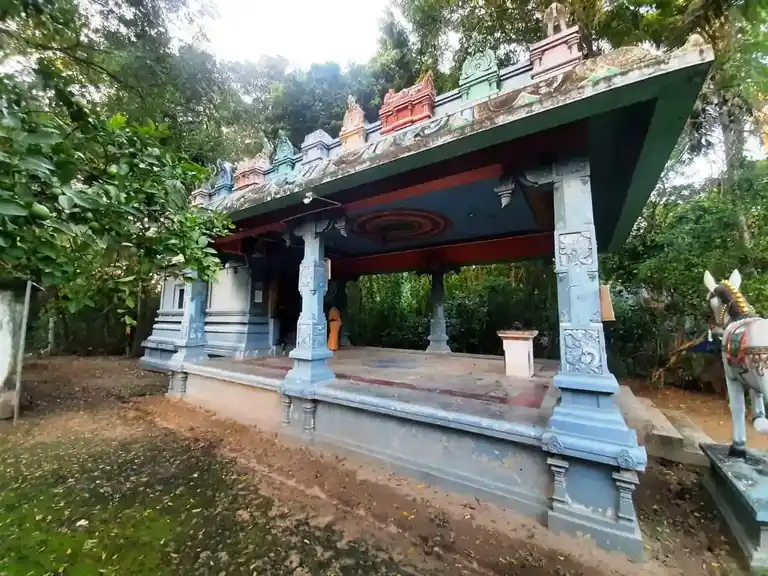 Arulmigu Iyyanar Temple, Nanthiyanallur - 609116 Arulmigu Iyyanar Temple,  - 609116, Mayiladuthurai - Ancient Temple Architecture and History Image 2
