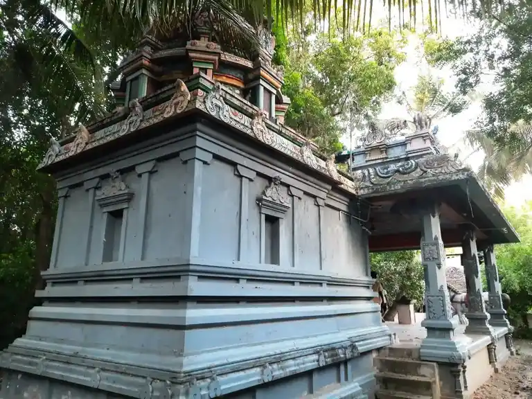 Arulmigu Iyyanar Temple, Nanthiyanallur - 609116 Arulmigu Iyyanar Temple,  - 609116, Mayiladuthurai - Ancient Temple Architecture and History Image 4