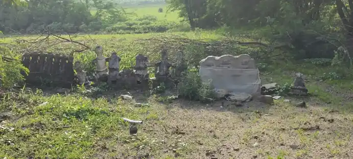 Arulmigu Iyyanar Temple, Navalakkampatti - 628720 அருள்மிகு ஐயனார் திருக்கோயில், Navalakkampatti - 628720, Thoothukudi - Ancient Temple Architecture and History Image 3