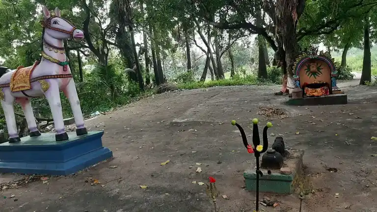 Arulmigu Iyyanar Temple, Panchamadevi - 605105 Arulmigu Iyyanar Temple, பஞ்சமாதேவி - 605105, Viluppuram - Ancient Temple Architecture and History Image 7