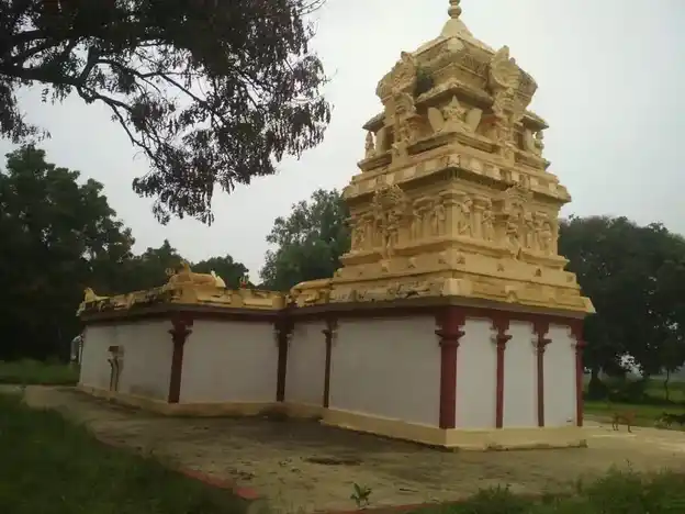 Arulmigu Iyyanar Temple, Raayappanur - 606201