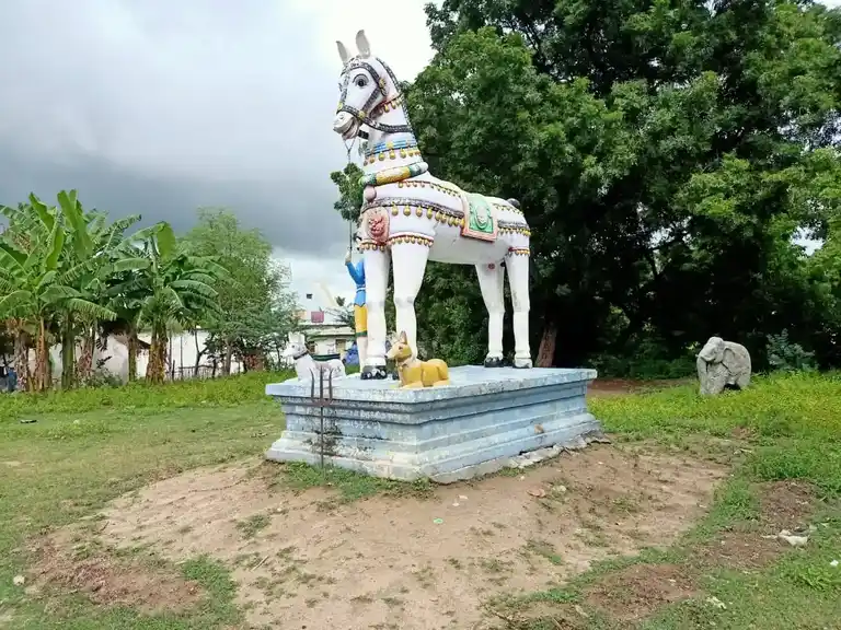 Arulmigu Iyyanar Temple, Sennakunam - 605755 அருள்மிகு அய்யனார் திருக்கோயில், Sennakunam - 605755, Viluppuram - Ancient Temple Architecture and History Image 4