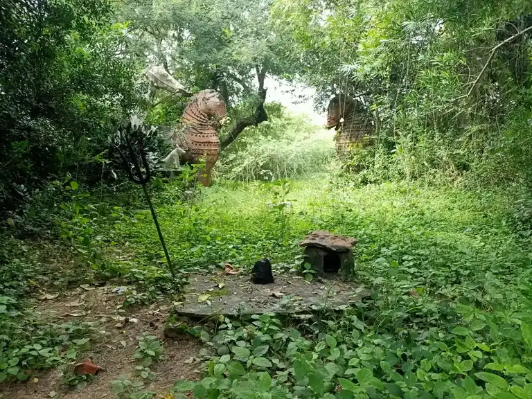 Arulmigu Iyyanar Temple, Sittherippattu - 605755 ArulmiguIyyanar Temple, Sittherippattu - 605755, Viluppuram - Ancient Temple Architecture and History Image 3