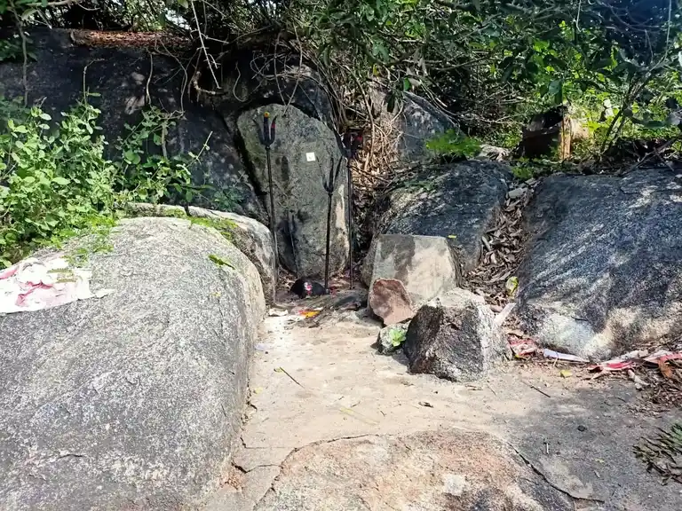 Arulmigu Iyyanar Temple, Sittherippattu - 605755 ArulmiguIyyanar Temple, Sittherippattu - 605755, Viluppuram - Ancient Temple Architecture and History Image 4