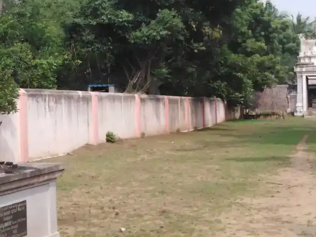 Arulmigu Iyyanar Temple, Sozhanpettai - 609003 Arulmigu Iyyanar Temple, சோழன்பேட்டை - 609003, Mayiladuthurai - Ancient Temple Architecture and History Image 3