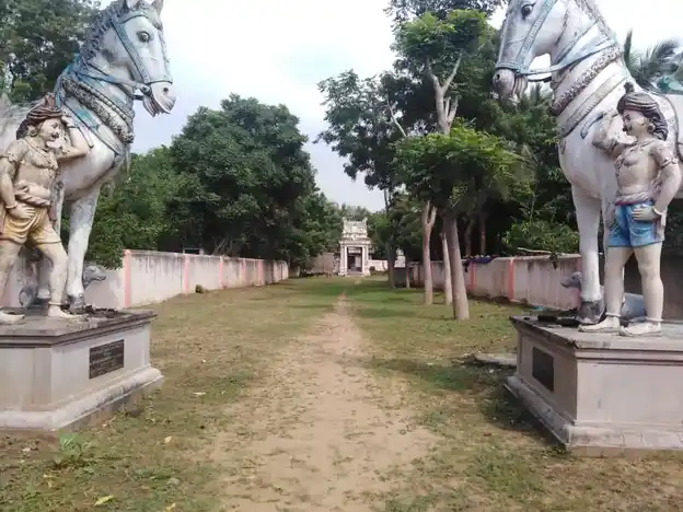 Arulmigu Iyyanar Temple, Sozhanpettai - 609003 Arulmigu Iyyanar Temple, சோழன்பேட்டை - 609003, Mayiladuthurai - Ancient Temple Architecture and History Image 7