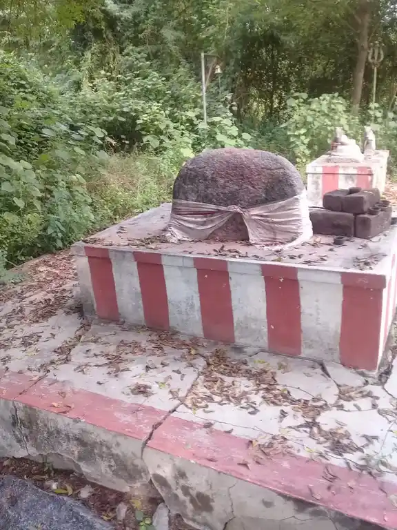 Arulmigu Iyyanar Temple, T.Devanur - 605752 அருள்மிகு அய்யனார் திருக்கோயில், T.Devanur - 605752, Viluppuram - Ancient Temple Architecture and History Image 2