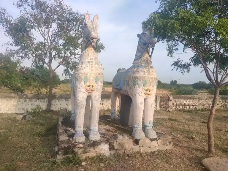 Arulmigu Iyyanar Temple, T.Konalavaadi, T.Konalavaadi - 605803 அருள்மிகு விநாயகர், அய்யனார் திருக்கோயில், T.Konalavaadi, T.Konalavaadi - 605803, Viluppuram - Ancient Temple Architecture and History Image 7