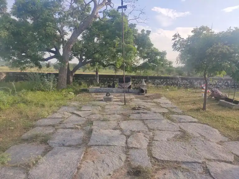 Arulmigu Iyyanar Temple, T.Konalavaadi, T.Konalavaadi - 605803 அருள்மிகு விநாயகர், அய்யனார் திருக்கோயில், T.Konalavaadi, T.Konalavaadi - 605803, Viluppuram - Ancient Temple Architecture and History Image 9