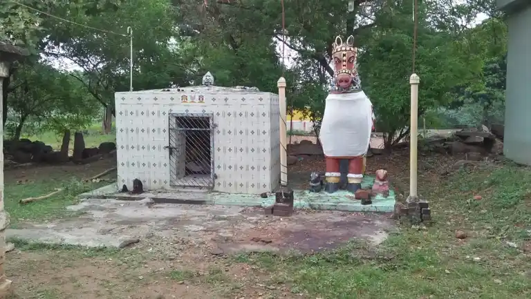 Arulmigu Iyyanar Temple, Thachchur - 606202 அருள்மிகு அய்யனார் திருக்கோயில், Thachchur - 606202, Kallakurichi - Ancient Temple Architecture and History Image 4