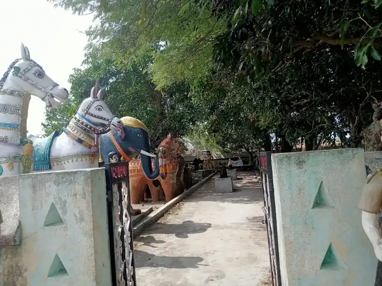 Arulmigu Iyyanar Vagaiyara Temple, Vaazhavandhan Kuppam - 607202 அருள்மிகு அய்யனார் திருக்கோயில், Vaazhavandhan Kuppam - 607202, Kallakurichi - Ancient Temple Architecture and History Image 4