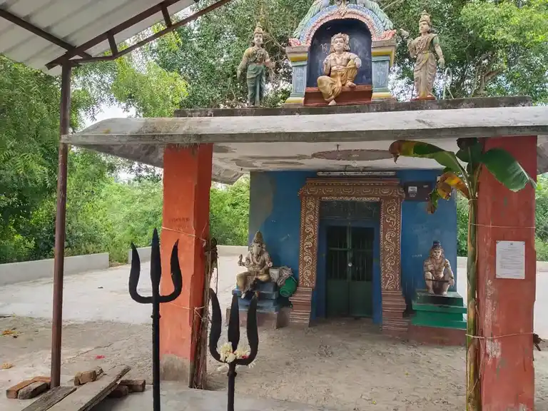 Arulmigu Iyyannar Temple, Karnatham - 606104