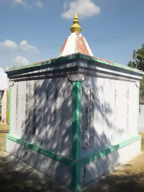 Arulmigu Jakallamman Temple, Koolanaickenpatti - 642107 அருள்மிகு ஜக்காளம்மன் திருக்கோயில், கூழானாய்க்கன்பட்டி - 642107, Coimbatore - Ancient Temple Architecture and History Image 2