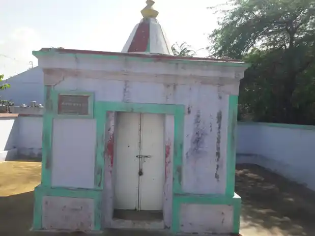Arulmigu Jakallamman Temple, Koolanaickenpatti - 642107 அருள்மிகு ஜக்காளம்மன் திருக்கோயில், கூழானாய்க்கன்பட்டி - 642107, Coimbatore - Ancient Temple Architecture and History Image 4